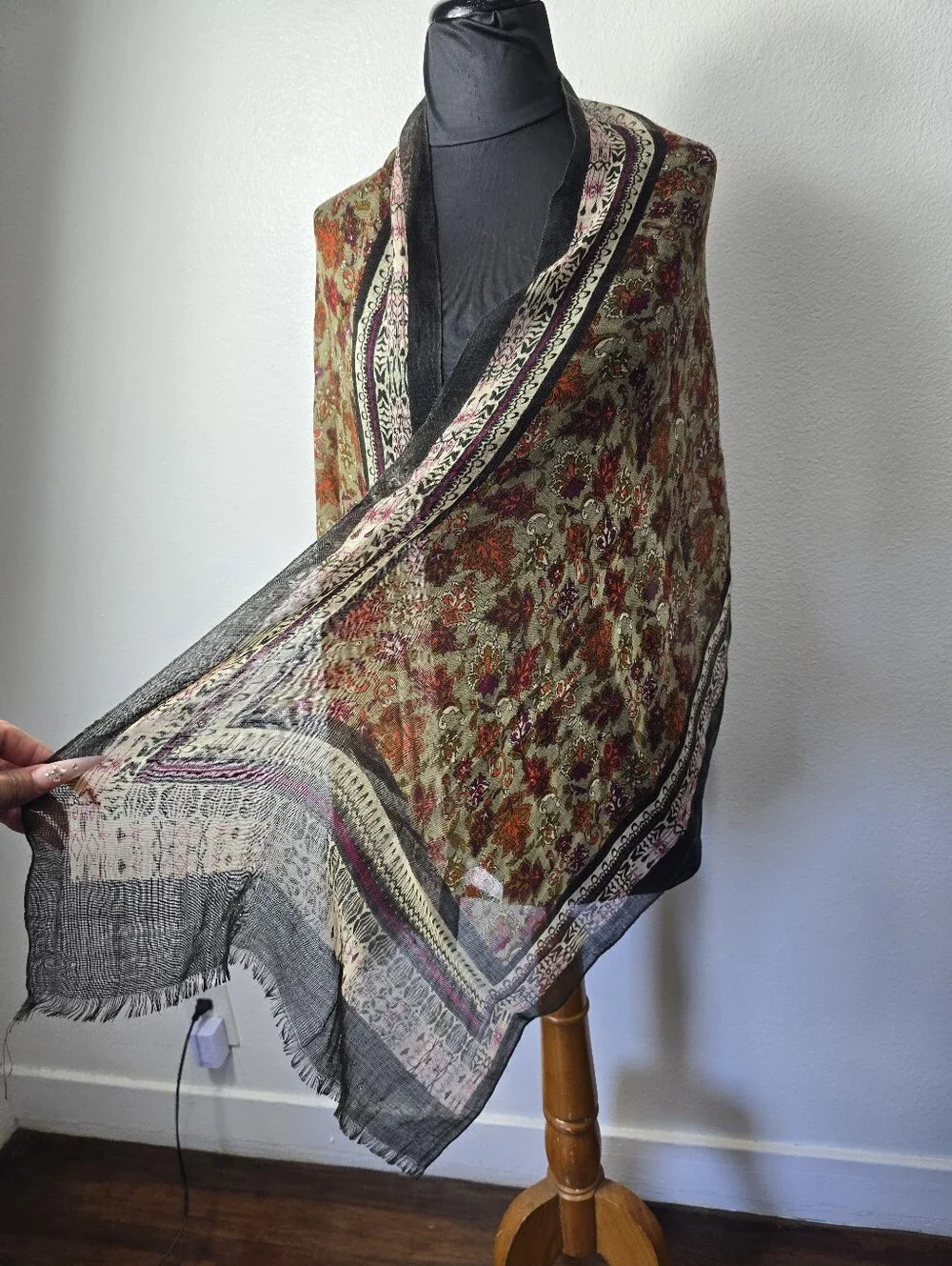 J. Jill Elegant Floral Print Women's Scarf.